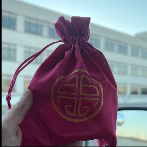 Budha Girl
Size small
Ivory 3 Kings all weather bangles - Picture 4 of 6